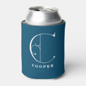 Stijlvol C-monogram met scrollbord met achternaam Blikjeskoeler (Blikje Voorkant)