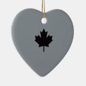 Stijlvol Canadees zwart-mappenblad Keramisch Ornament (Rechts)