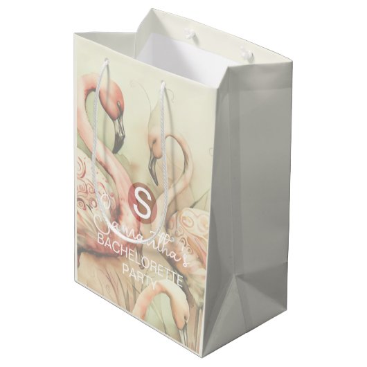 Stijlvol Chic Flamingo Monogram Gepersonaliseerd Medium Cadeauzakje (Achterkant Gekanteld)