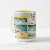 STIJLVOL EN EEN BEETJE SMART-ASSY TWEEKLEURIGE KOFFIEMOK (Voorkant links)