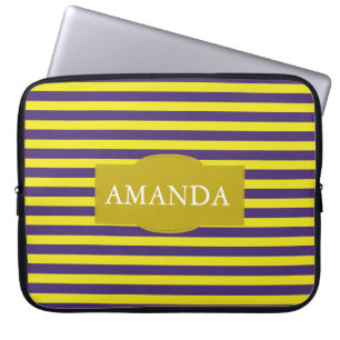 Stijlvol geel en paarse strepenpatroon monogram laptop sleeve