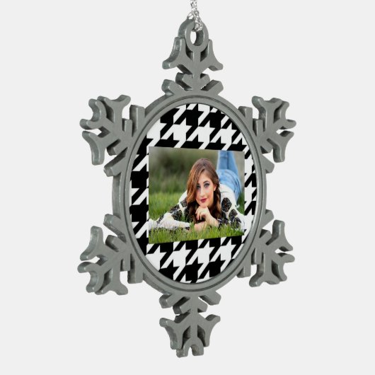 stijlvol geometrisch zwart wit geluidsdieptepatroo tin sneeuwvlok ornament (Links)