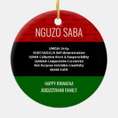 Stijlvol gepersonaliseerd NGUZO SABA Happy Kwanzaa Keramisch Ornament (Achterkant)