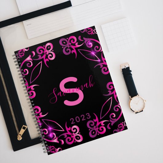 Stijlvol glam elegant barokzwart en roze 2023 planner