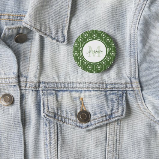 Stijlvol groen en wit monogram met naam ronde button 5,7 cm (In situ)