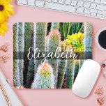 Stijlvol, groen fuzzy cacti, aangepast fotoscript muismat<br><div class="desc">Deze groene, vage, oranje-getipte cactussen zal je laten dromen van zonnige dagen en de vreedzame sfeer van een zomertuin wanneer je deze verbluffende fotografie-douanenaam mousepad gebruikt. Het is een geweldig cadeau voor iemand speciaal! Typ alleen de naam van uw keuze en u kunt deze aangepaste naam eenvoudig personaliseren. Stuur me...</div>