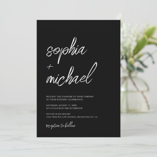 Stijlvol Hedendaags Script Zwart Wit Bruiloft Kaart (Staand voorkant)
