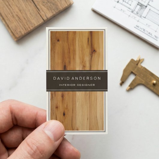 Stijlvol houten korrel in modern intern ontwerp visitekaartje