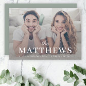 Stijlvol kerstfeest | Modern Sage Green Couple Fot Feestdagenkaart
