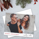 Stijlvol kerstfeest | Modern Trendy Couple Foto Feestdagenkaart<br><div class="desc">Een stijlvol briefkaart voor feestfoto's met moderne typografie "Kerst smeden" in rode en handgeschreven scripttypografie voor de naam of namen van de paren op een eenvoudige, minimalistische witte achtergrond. De foto, de naam en de groet kunnen gemakkelijk voor een persoonlijke aanraking worden aangepast. Een eenvoudig, minimalistisch en hedendaags kerstontwerp om...</div>