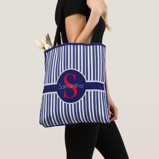 Stijlvol marineblauw rood gestreepte initiaal mono tote bag (Dichtbij)
