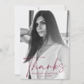 Stijlvol Maroon Script Photo Afstuderen Bedankkaart (Voorkant)