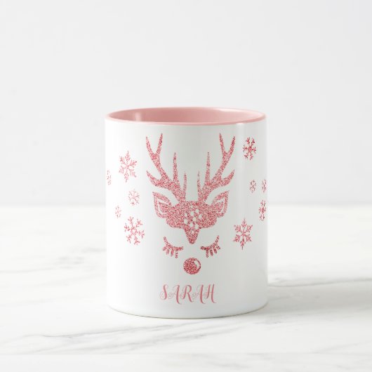 Stijlvol meisje Roze Snowflakes Reindekerst Mok (Midden)