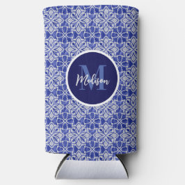 Stijlvol meisjesblauw grijs initiaal monogram seltzer blikjeskoeler