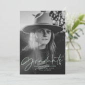 Stijlvol Mint Green Script Photo Afstuderen Aankondiging (Staand voorkant)