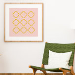 Stijlvol modern kunsthuis Geometric Blush Pink Poster<br><div class="desc">Een eenvoudig geometrisch patroon van driehoeken in goudambergeel. De wazige roze achtergrond kan in de kleur van uw keus worden veranderd door de aanpassingsknoop te klikken.</div>