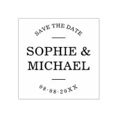 Stijlvol modern stel slaat de datum op rubberstempel (Afrduk)