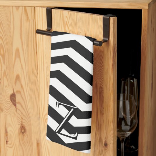 Stijlvol Modern Zwart Wit Chevron Pattern Initiaal Theedoek (Derde Gevouwen)