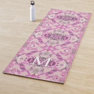 Stijlvol Monogram Baroque Patroon in Roze Shades Yogamat