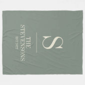 Stijlvol monogram Est Sage Groen Klassieke familie Fleece Deken (Voorkant (Horizontaal))