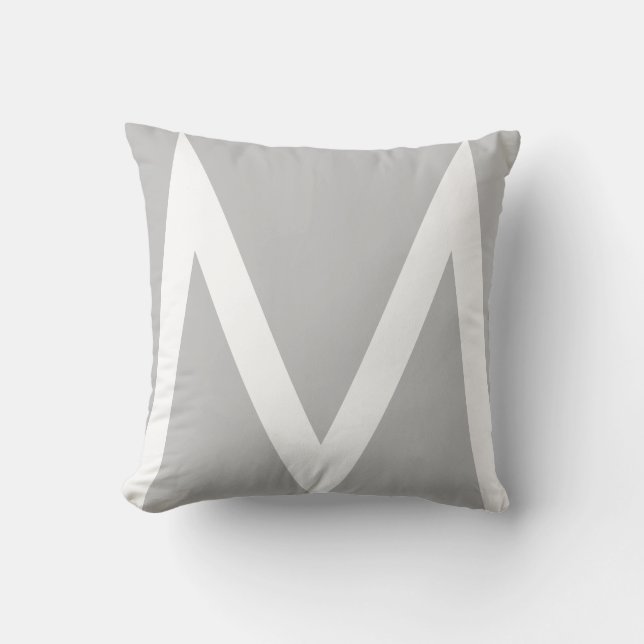 Stijlvol monogram op licht zilvergrijs kussen (Voorkant)