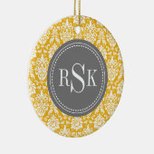 Stijlvol Monogram Trio Yellow Damask Keramisch Ornament (Rechts)