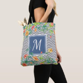 Stijlvol Oranje Floral Chevron Chic Blue Monogram Tote Bag (Dichtbij)
