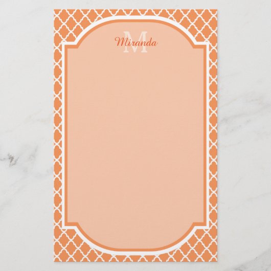Stijlvol Oranje Quatrefoil monogram met naam Briefpapier (Voorkant)