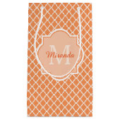 Stijlvol Oranje Quatrefoil monogram met naam Klein Cadeauzakje (Voorkant)
