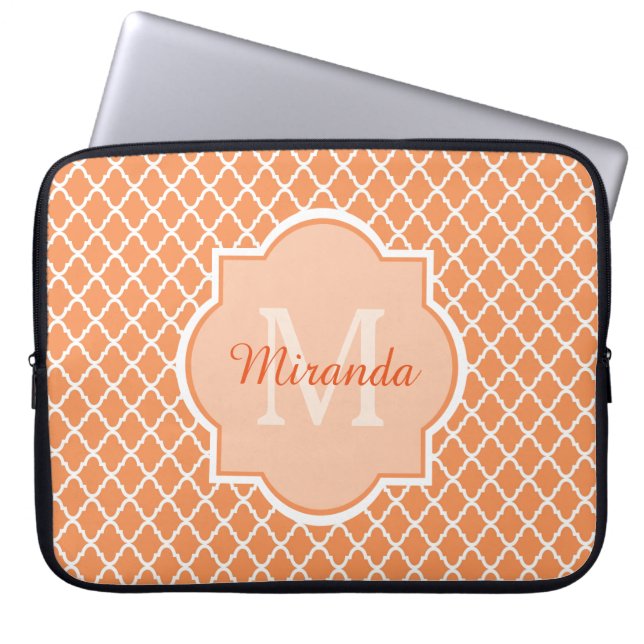 Stijlvol Oranje Quatrefoil monogram met naam Laptop Sleeve (Voorkant)
