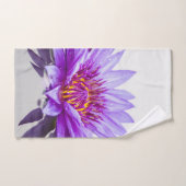 Stijlvol Paars Lotus Flower Landscape, Zen Bad Handdoek (Handdoek)