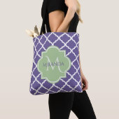 Stijlvol Paars Quatrefoil en noem Groen Monogram Tote Bag (Dichtbij)