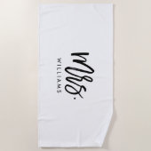 Stijlvol penseelscript "Mrs. Last Name" Strandlaken (Voorkant)