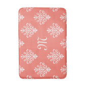 Stijlvol perkoraal Damaspatroon met monogram Badmat (Voorkant Verticaal)