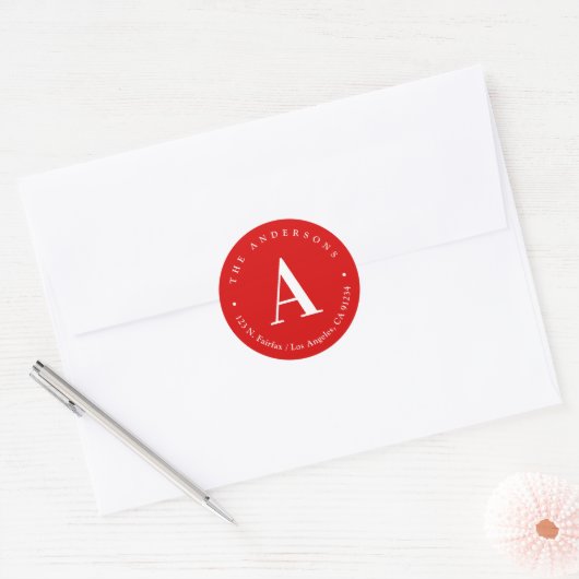 Stijlvol rood en wit monogram retouradres ronde sticker (Envelop)