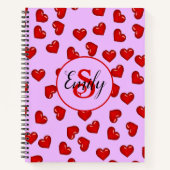 stijlvol rood hartpatroon met monogrammen paars notitieboek (Voorkant)