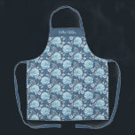 Stijlvol Roos Floral Pattern Schort<br><div class="desc">Een  blauw roos-patroon simuleert het apron van deze vrouwen. Pas het aan met jouw naam,  of voor een vriend. Ontworpen voor jou door Blackberry Boulevard.</div>
