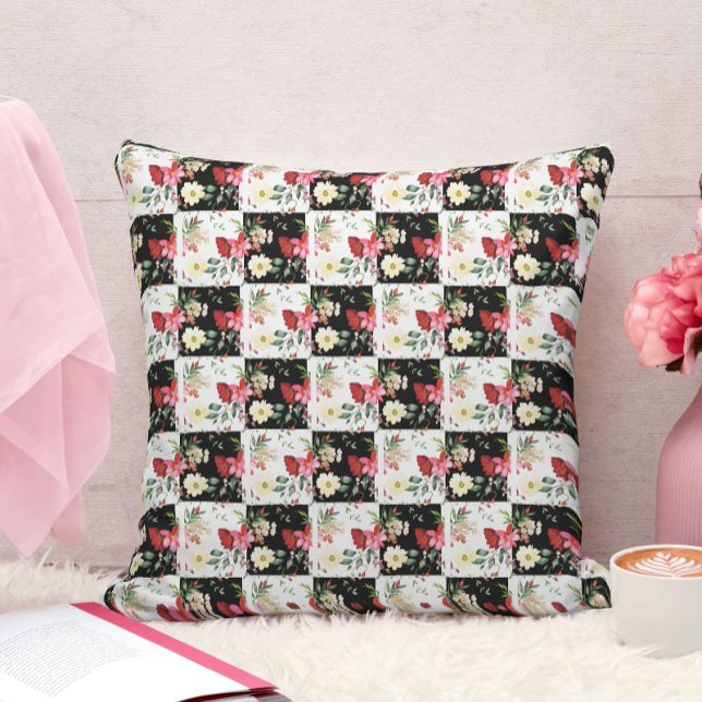 Stijlvol roze bloemenzwart & wit dambord kussen (Creator heeft geüpload)
