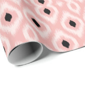 Stijlvol Roze Ivory Diamond Ikat Patroon Cadeaupapier (Rol Hoek)