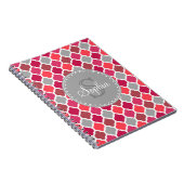 Stijlvol roze Marokkaans patroonmonogram Notitieboek (Rechterzijde)