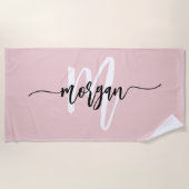 Stijlvol Roze Modern Script Girly Monogram Naam Strandlaken (Voorkant)
