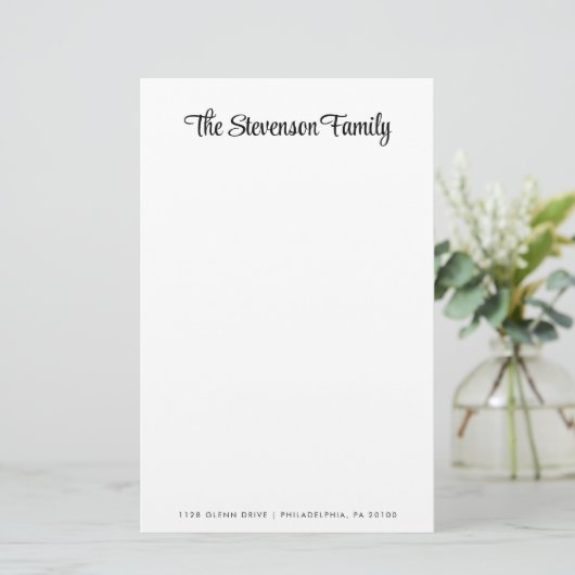 Stijlvol script familienaam monogram briefpapier (Staand voorkant)