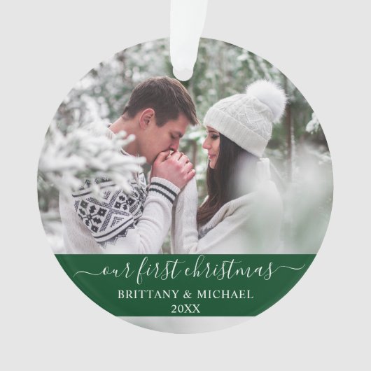 Stijlvol script Ons eerste kerstpaar Groen Ornament (voorkant)