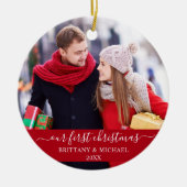 Stijlvol script ons eerste kerstpaar rood keramisch ornament (Voorkant)