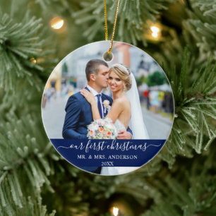 Stijlvol script onze eerste kerstblauw keramisch ornament