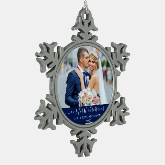 Stijlvol script onze eerste kerstblauw tin sneeuwvlok ornament (Links)