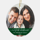 Stijlvol script Onze eerste kerstfamilie Groen Keramisch Ornament (Links)
