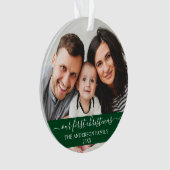 Stijlvol script Onze eerste kerstfamilie Groen Ornament (voorkant)