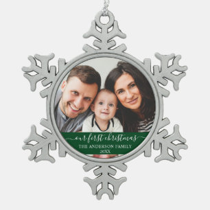 Stijlvol script Onze eerste kerstfamilie Groen Tin Sneeuwvlok Ornament