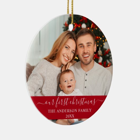Stijlvol script onze eerste kerstfamilie rood keramisch ornament (Rechts)
